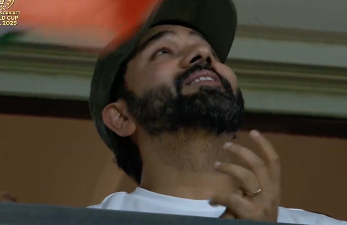 Rainbowsalt91's tweet photo. That Rohit Sharma’s expression says it all.. #WomensWorldCup2025 #INDWvsSAW https://t.co/qumxkUAbGk