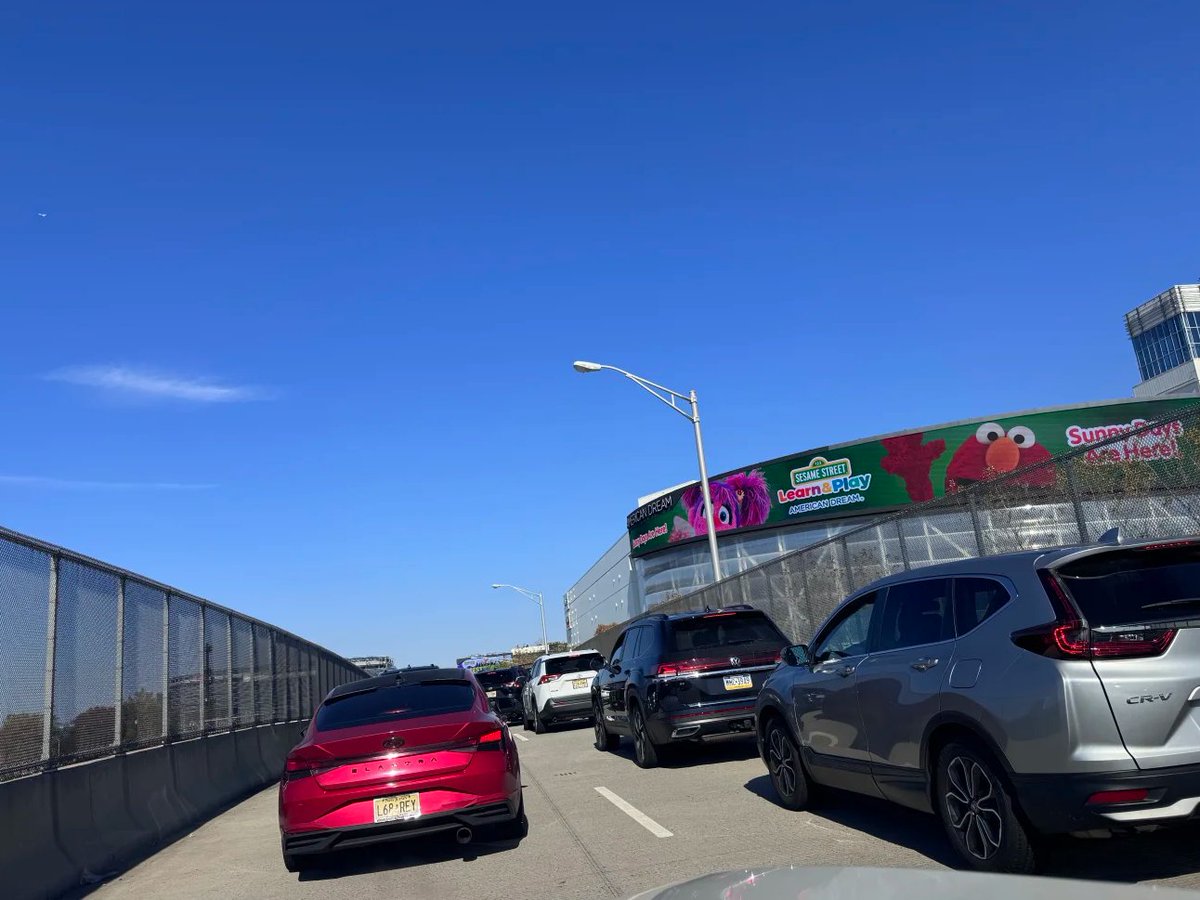 Cha1_risma's tweet image. The annual New York Marathon 🏃