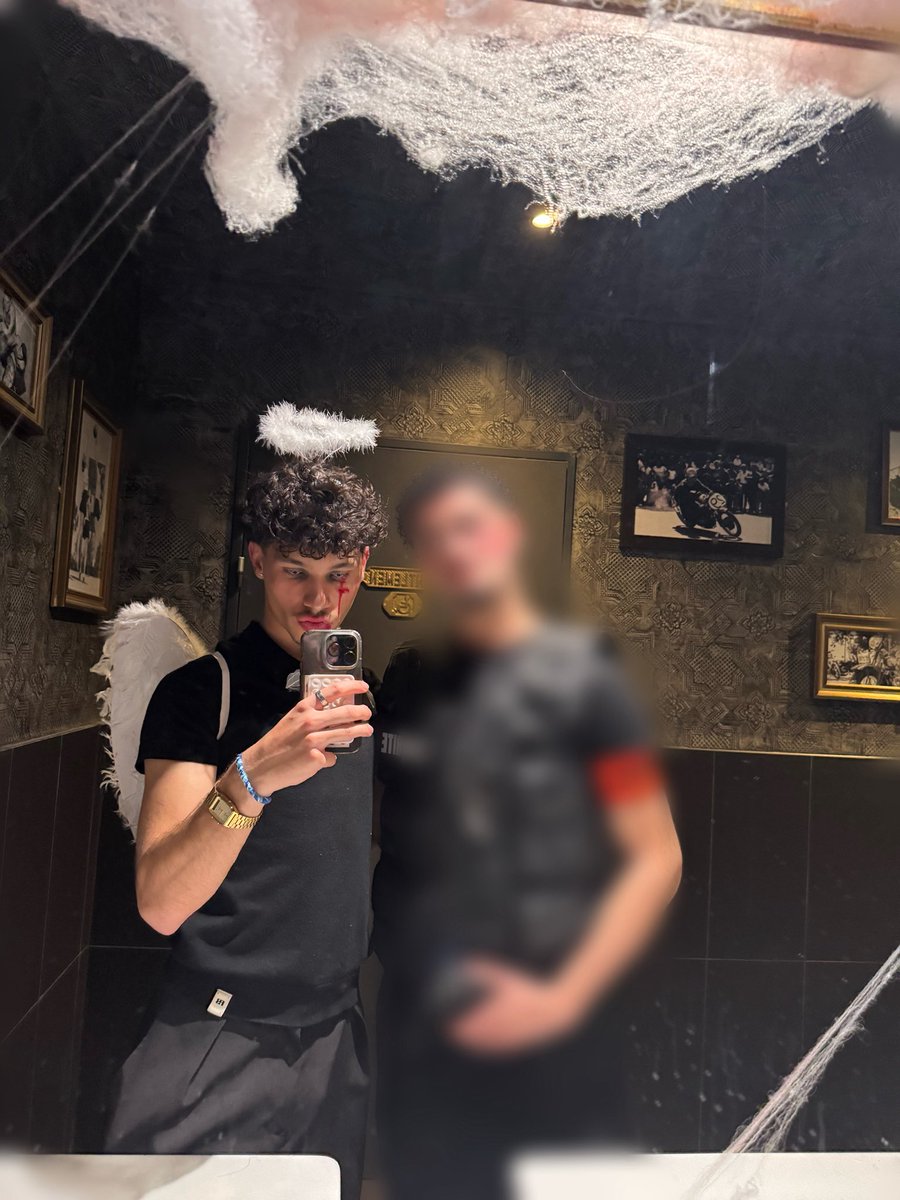 alexx tweet media