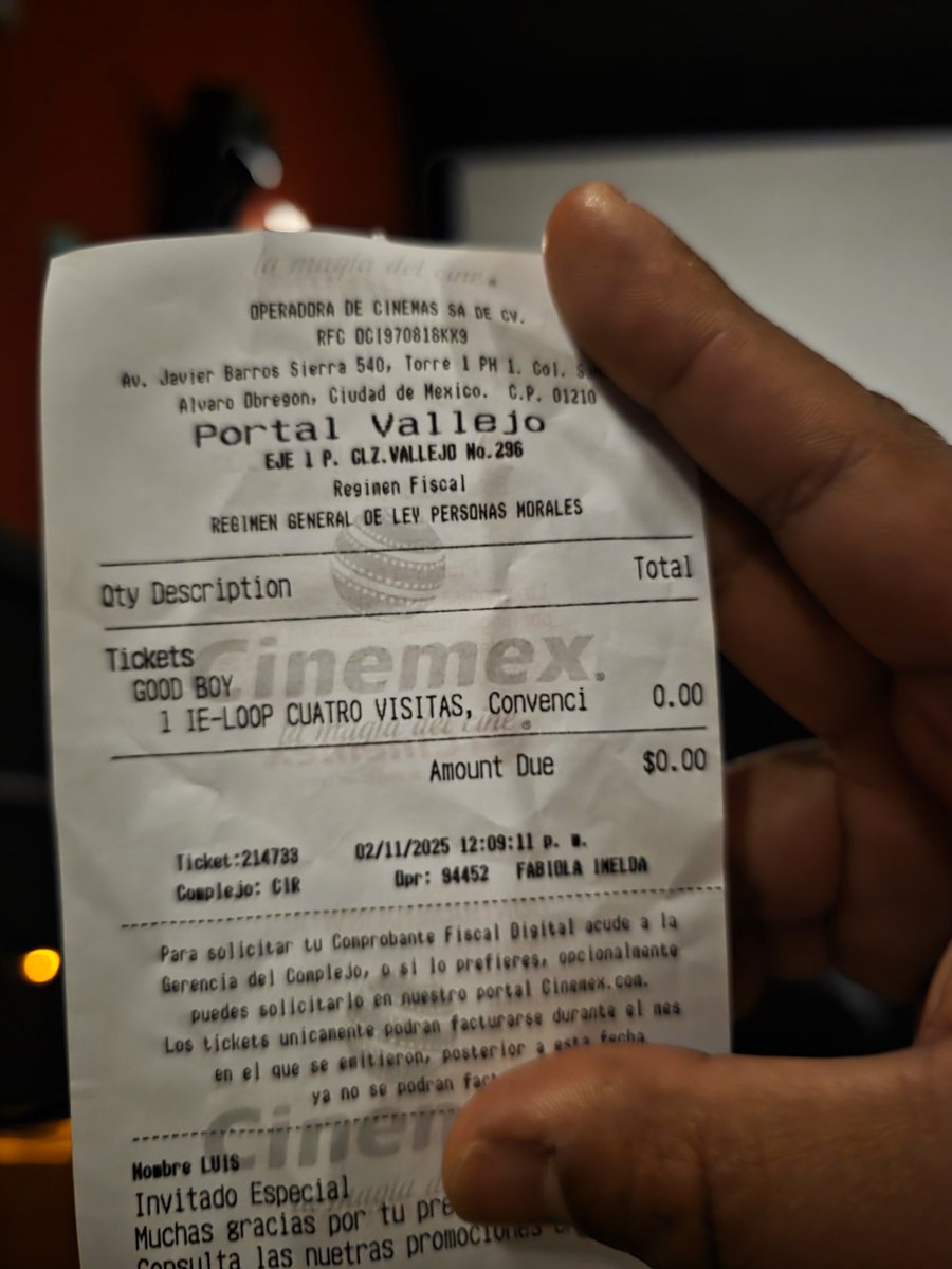 BarbonOtak's tweet photo. Mínimo se compensa toda la mala suerte de ayer :( #goodboy #cinemex #peliculas https://t.co/qCoDNpmaYu