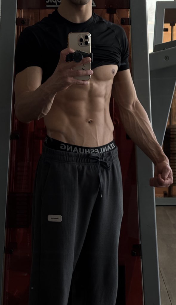 🇸🇦 حنحش tweet media