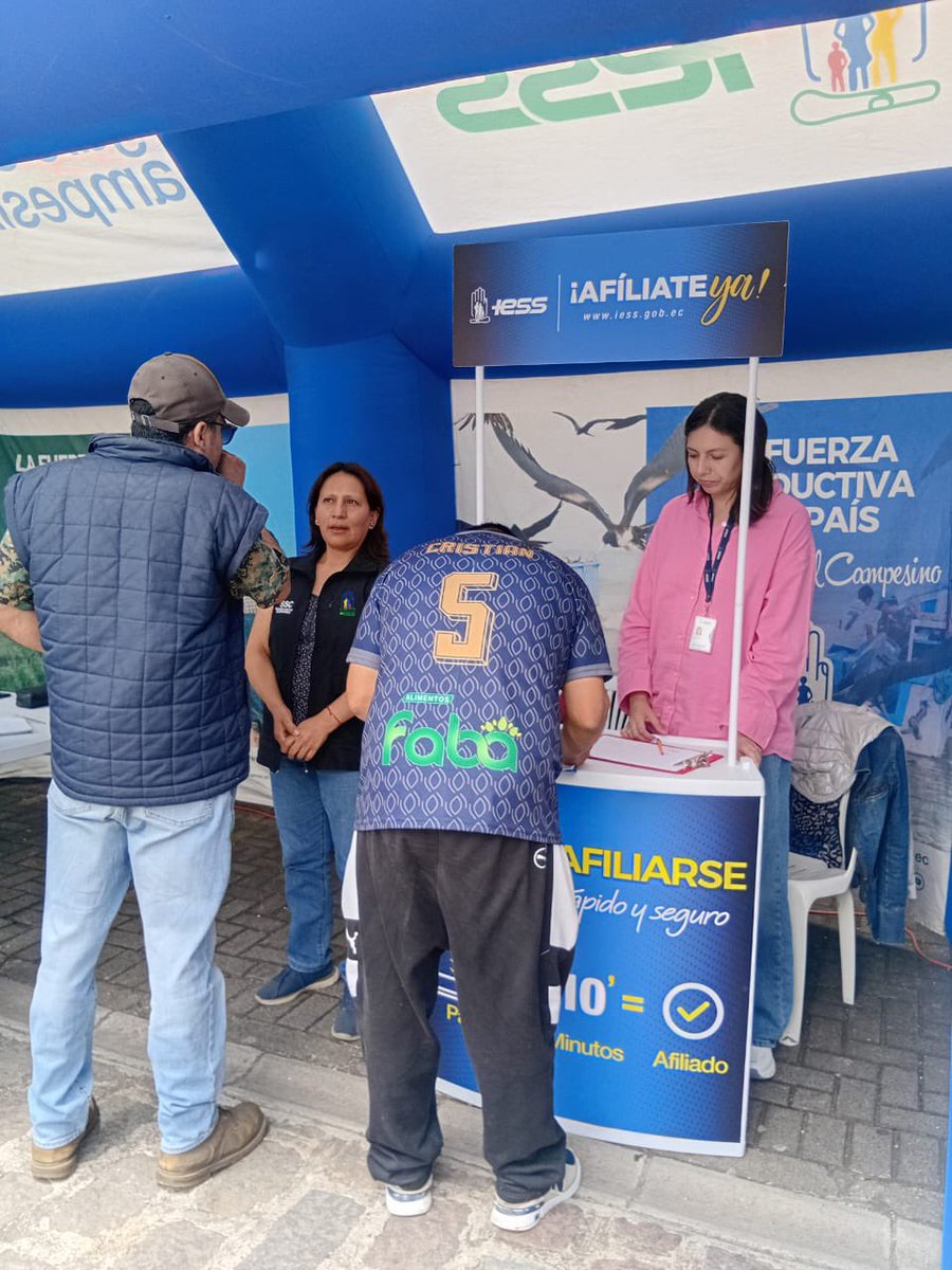 IESSPichincha's tweet photo. ¡No hay horario que nos detenga!
Seguimos llevando los servicios del @IESSec a cada rincón de Pichincha.
📍 Hoy en Amaguaña somos parte de las #BrigadasIntegrales Interinstitucionales, junto a Registro Civil, Registro Social, Empresa Eléctrica, CNT y más. https://t.co/68qEEMAInC