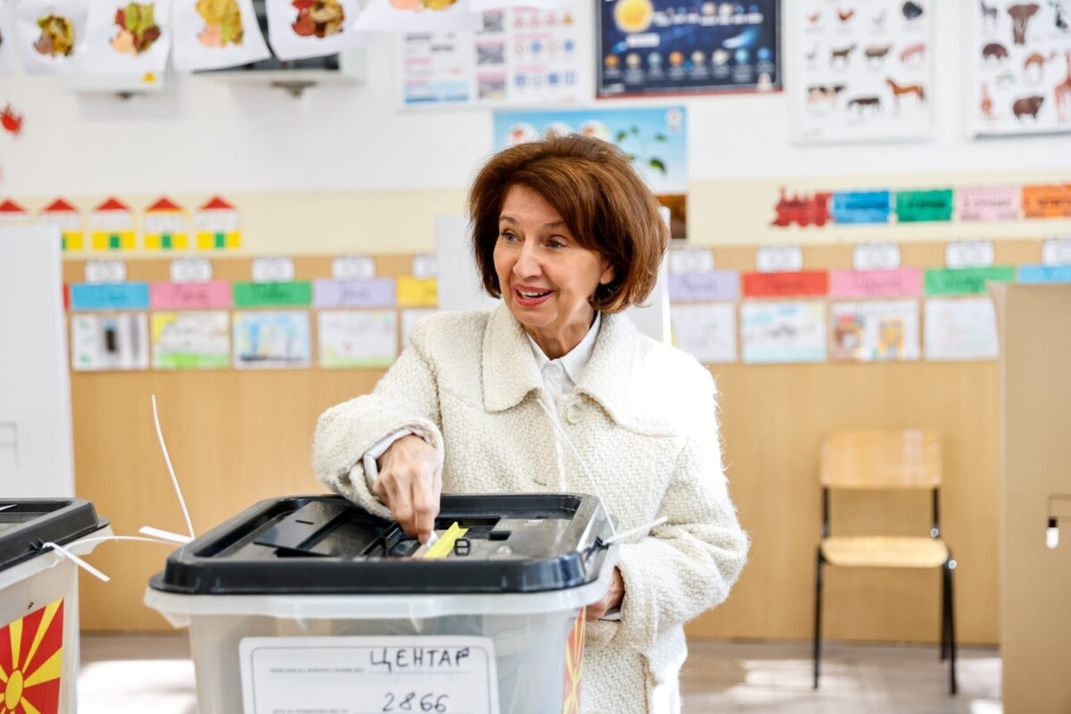 Сиљановска-Давкова: И покрај поедноставената постапка, сепак повторно се кандидираа многу малку жени -  mk.tv21.tv/silanovska-dav…