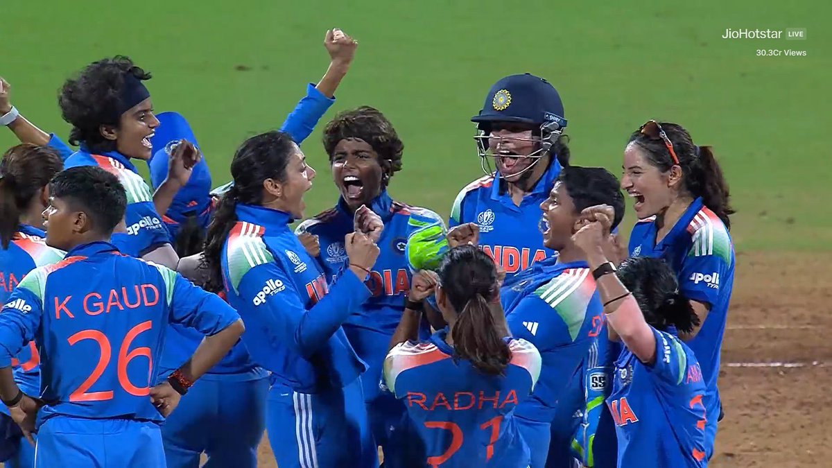 aartiitis's tweet photo. Congratulations🥳 🙌🏻 World Champions!!! #CWC2025 
So proud of you #TeamIndia 
#indwvssaw 
Well done Girls!!! 👏🏻🙌🏻👊🏻💪🏻🥺 https://t.co/Lx5JWXbDWt