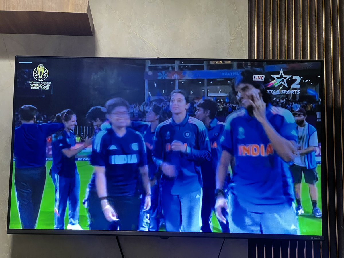 csrahul26's tweet image. #INDWvsSAW singapenngaley