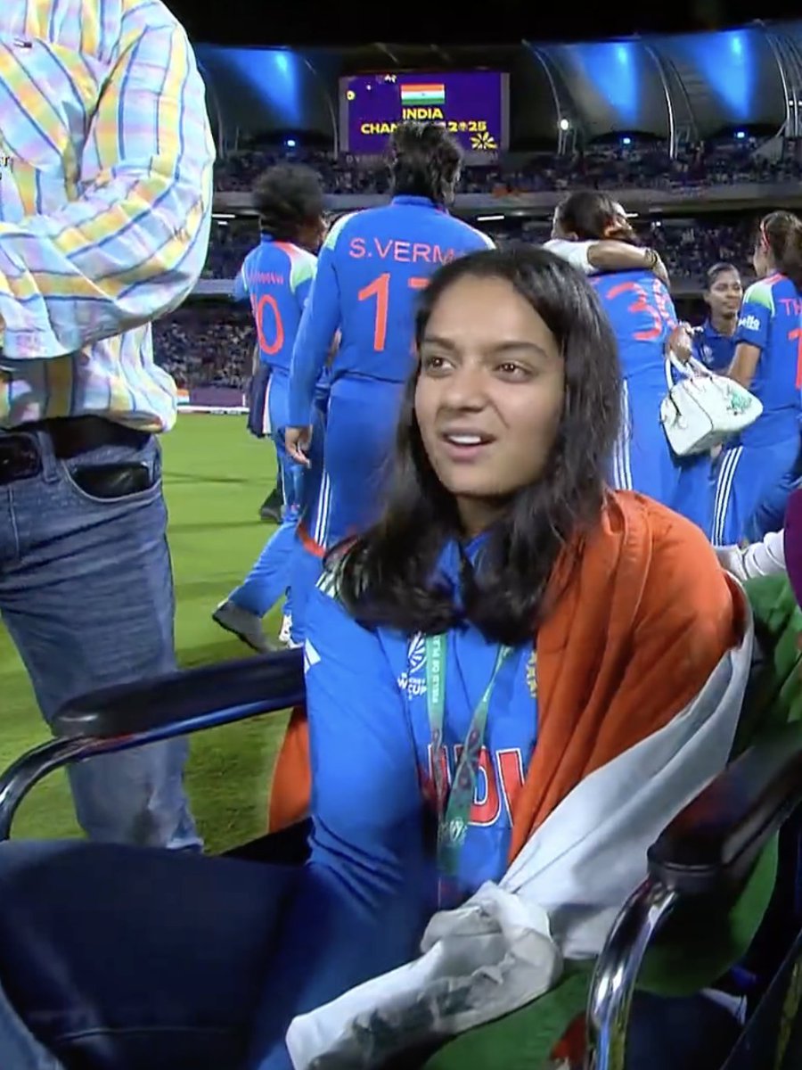Pratika Rawal has joined Team India's Celebration 🏆  

#CricketTwitter #INDvSA #CWC25