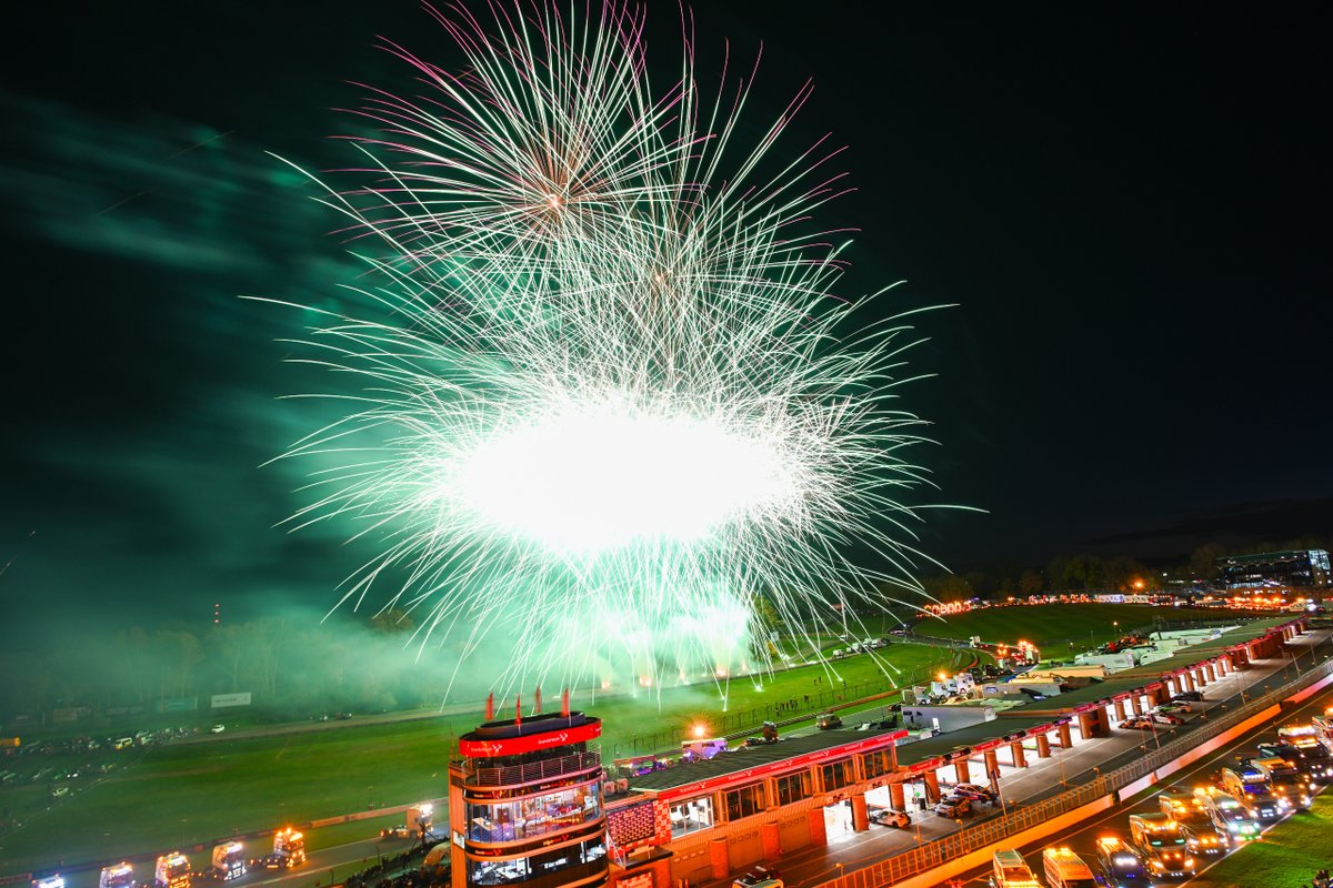 💥 THE FIREWORK FINALE 💥

Now thats impressive 😎

#CivicCup #Milltek #TCRFeederSeries