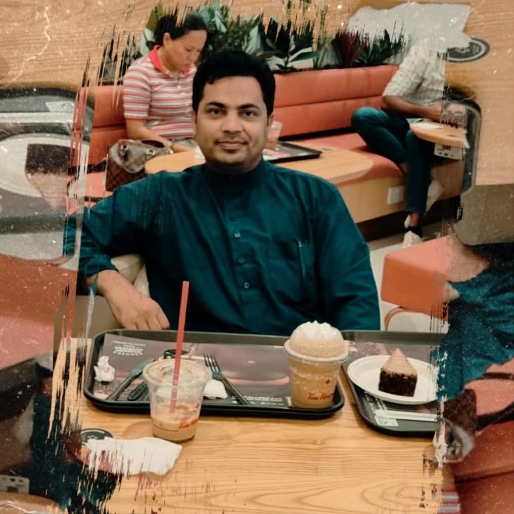 #NewProfilePic
یہاں آئینہ در آئینہ در آئینہ ہے 
 کیا خبر کون کس کی طرف دیکھتا ہے 

باسط سعید