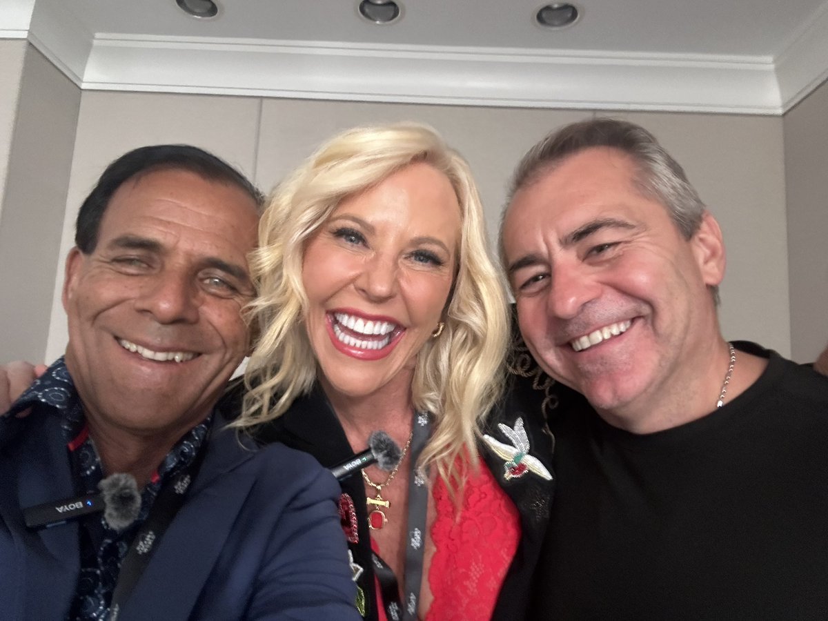 DelgadoTweets's tweet image. Just wow. What an incredible experience at Biohackers World w/ the amazing @SusanBratton! Surrounded by innovators, visionaries &amp;amp; some of the most inspiring minds in human optimization.
Excited for Day 2, Miami energy is unmatched #BiohackersWorld #HealthOptimization #Biohacking