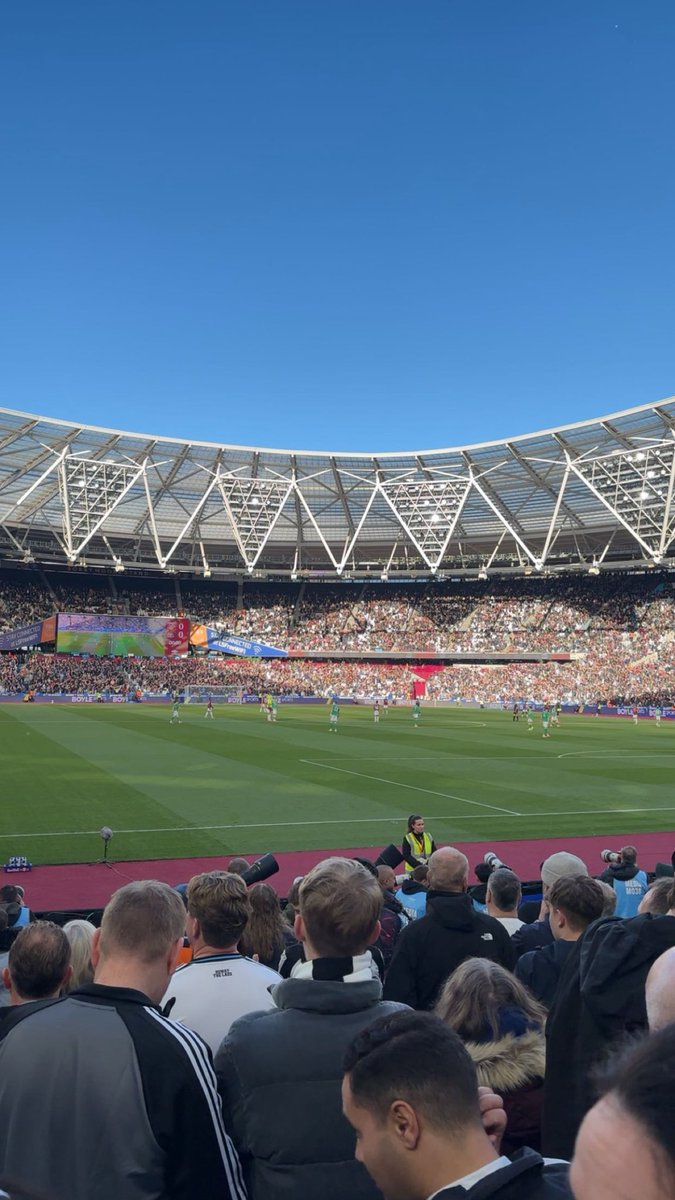crouchanufc's tweet image. West Ham (A)