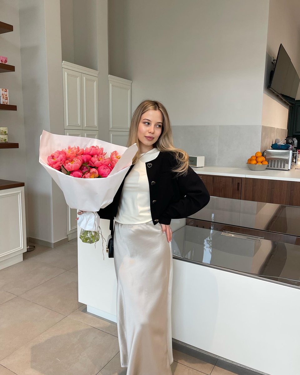 TimeCreater's tweet image. Did everyone receive gifts and candy for Halloween?