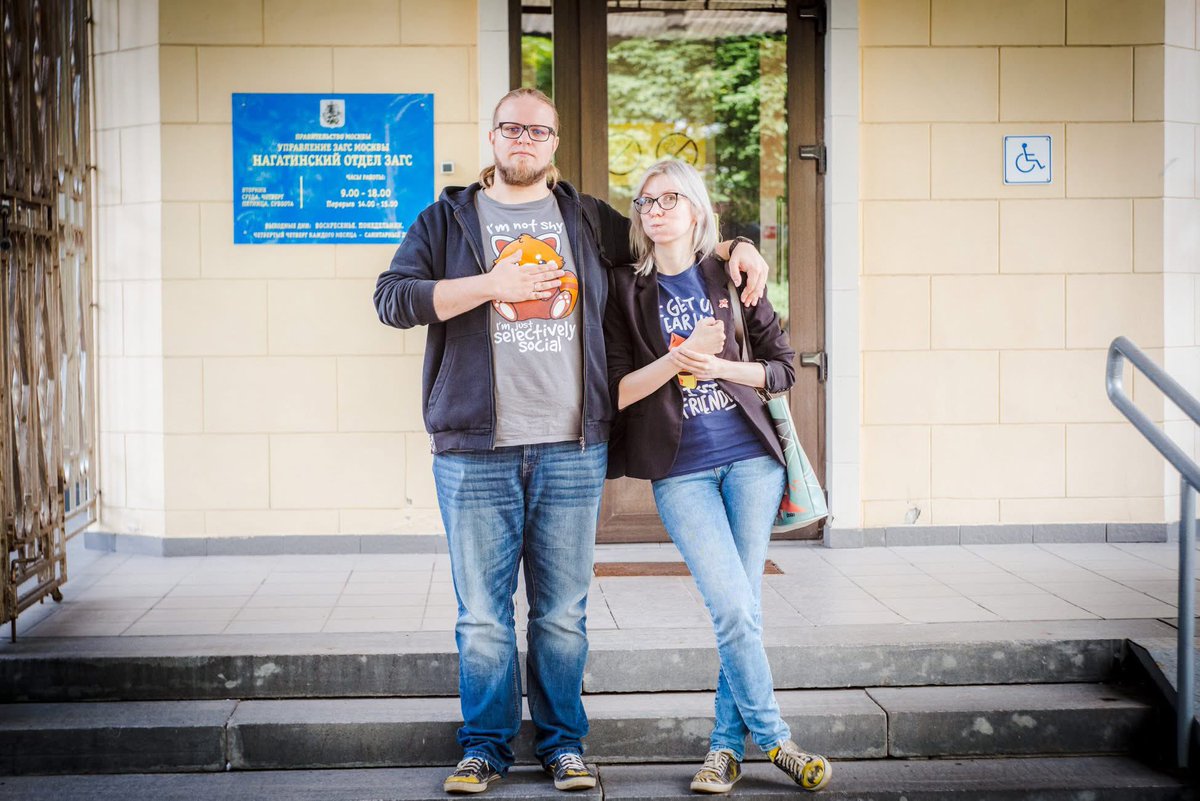 А вот так я выходила замуж за Макса. Единственным нашим свидетелем была моя дорогая <a href="/ayumi_gl/">Котико твоих релизов</a>, которая нас фоткала и с которой я не планирую сраться из-за мужиков никогда ❤️