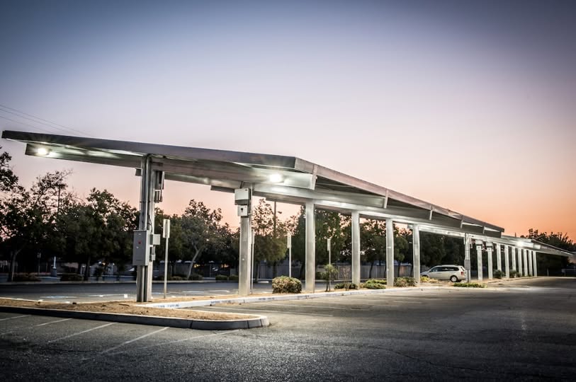 Using a solar energy system significantly reduces the amount of electricity you now purchase to power your home or place of business. In many cases, solar completely eliminates the need to purchase electricity! 🔌