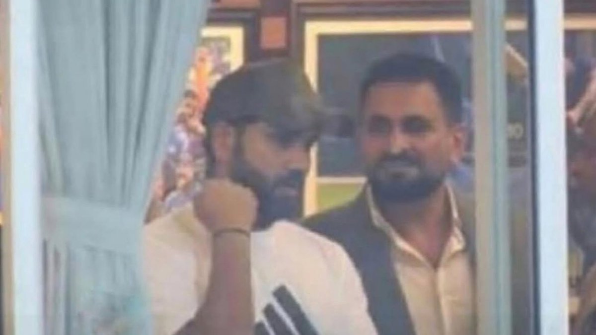 जिनके खुद के सपने पूरे नहीं होते वो दूसरे के सपने पूरे होने पर भी खुश हो जाते है!
#INDWvsSAW
#INDvsSA