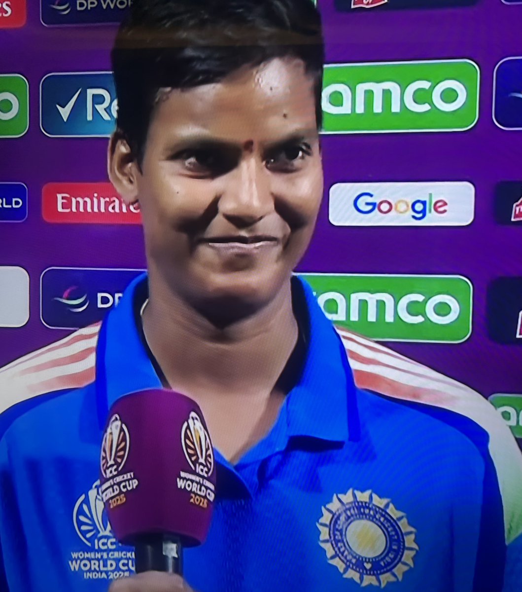 SheetalPronamo's tweet photo. The tikka n DEEPTI Sharma’s forehead ☺️☺️

She has taken 5 Wickets in Final World Cup Match 🔥🔥

Deepti Sharma we are proud of U

 #WomensWorldCup2025
#INDWvsSAW https://t.co/QMbMY6N4sG