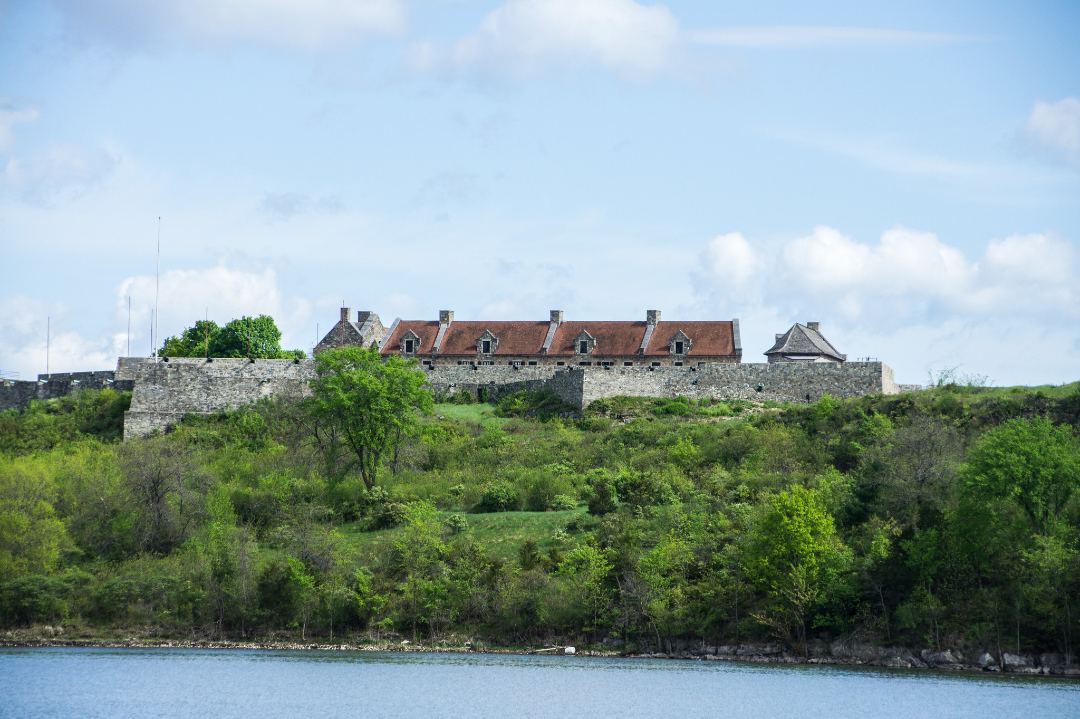 whencyclopedia's tweet image. The Legend of #Ticonderoga is among the most famous #ghoststories of the last 200 years and remains a favorite among folklorists and, especially around #Halloween, storytellers at seasonal events. The story involves the Scottish nobleman Duncan Campbell, mortally wounded at the