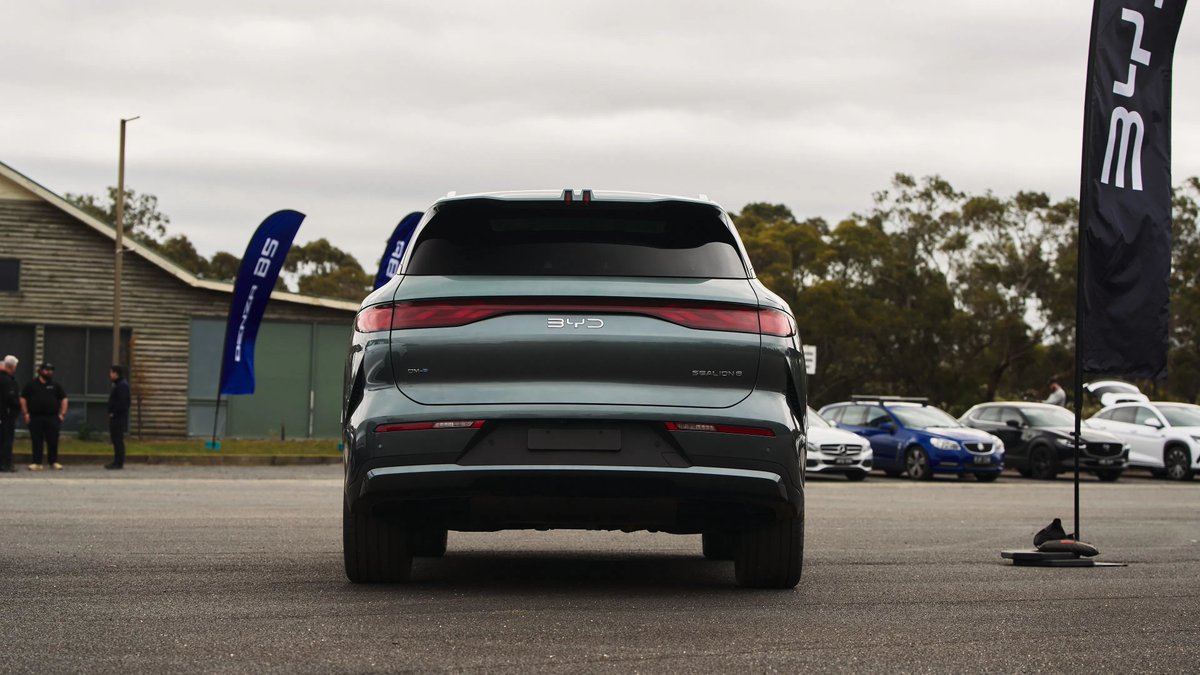 drivecomau's tweet photo. We’ve driven the 2026 BYD Sealion 8 — the brand’s first seven-seat SUV for Australia.
Can it really take on the Toyota Kluger and Hyundai Santa Fe?
👉 Read our full Australian first drive review: https://t.co/MQprdRcBJG
#BYD #sealion8 #drivecomau https://t.co/u1W5Mvi6FU