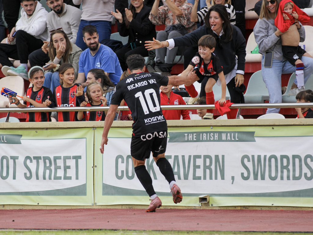 Que bonic és ser del Reus! 😍❤️🖤