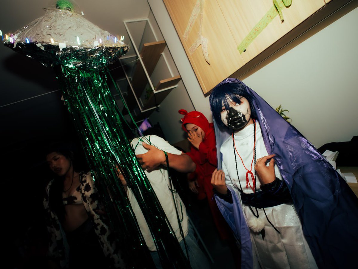 ChielRifky's tweet photo. Hallowen party in office https://t.co/XCaCpHtVMv