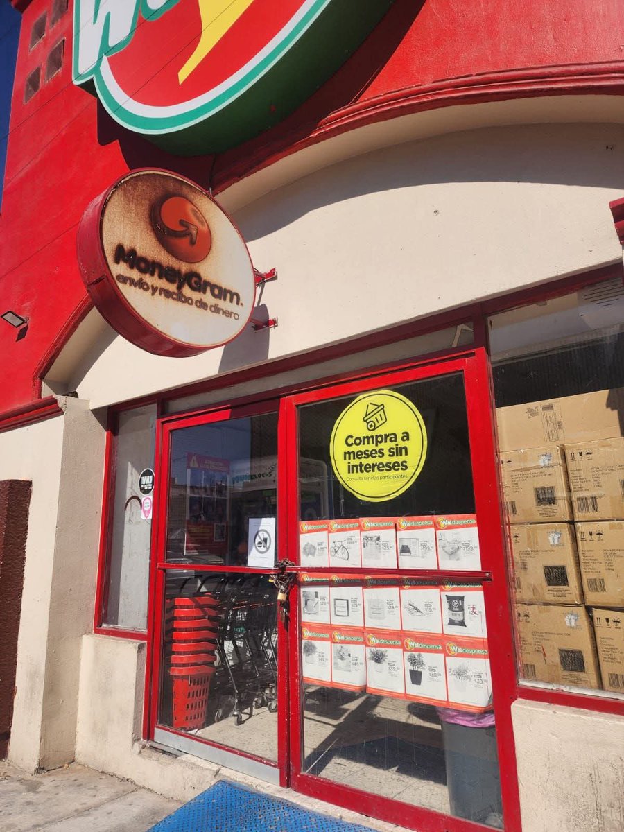 En #Guaymas #waldos no abrió sus puertas este día.
Así debería permanecer; como el de #Hermosillo tampoco tiene salidas de emergencia.