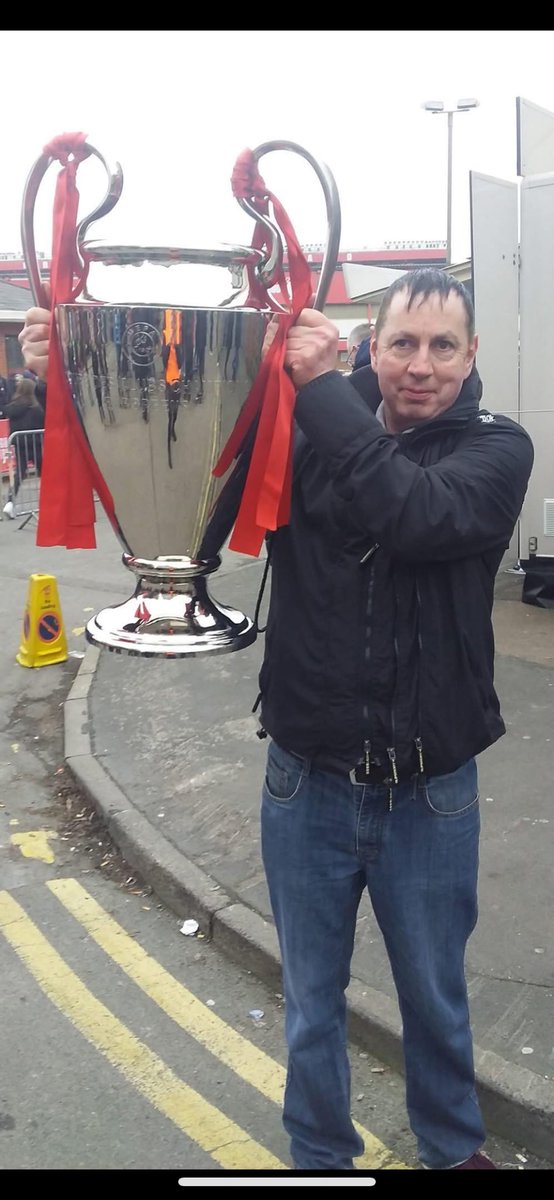 LiloNffc's tweet photo. Stephen Crean needs some kind of applause against  #Leeds next Sunday. #NFFC What a guy🙌🙌 @NFFC https://t.co/MBA5SRg2Rg