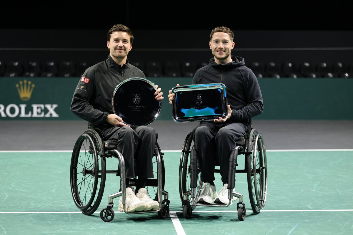 À jamais les premiers 🏆

Ce dimanche, les premiers champions de l'histoire du tennis-fauteuil au Rolex Paris Masters ont été sacrés ! 

Retour sur les finales ▪️ bit.ly/rpm25wtffr