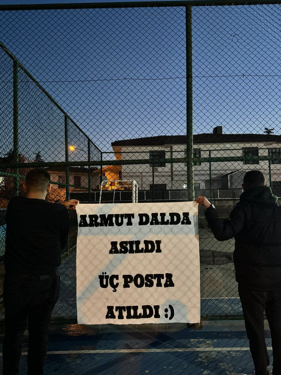 YİNE YENİ YENİDEN!

ARMUT DALDA ASILDI ÜÇ POSTA ATILDI. ￼😁