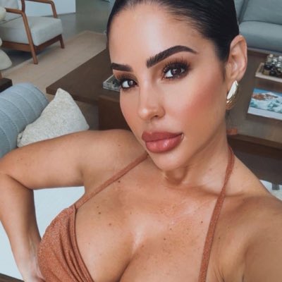 Rosecharlotte tweet media