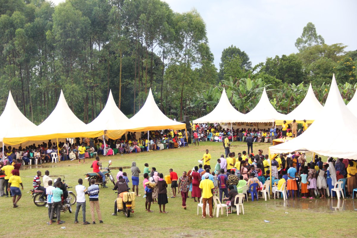 nrmwesternug's tweet image. Today Eng. Jonard Asiimwe Akiiki visited PDM beneficiaries in Kiduuma Ward who chose the advice of President Museveni. They have used small capital to venture into high-value enterprises such as poultry, goat rearing, coffee value addition, etc which requires small space or land.…