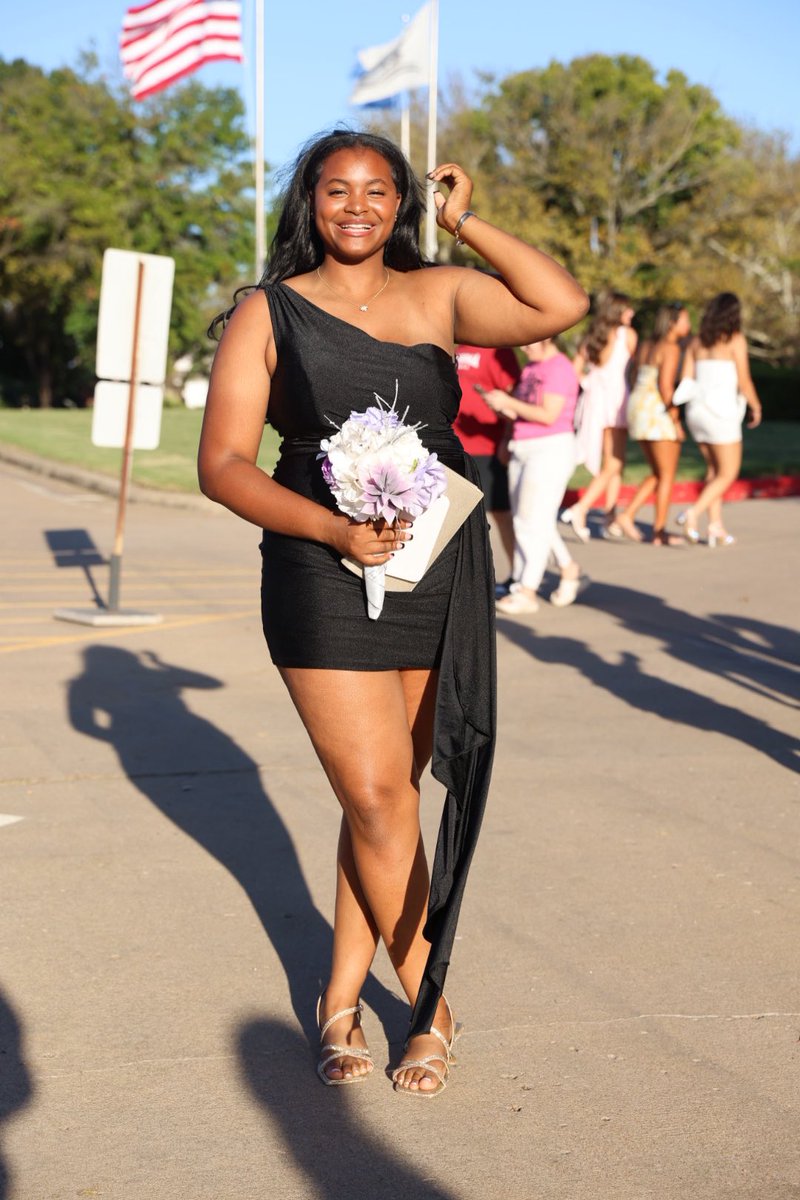 SR Sunday C/O 2026 I will not let setbacks dim my shine. All it takes is one person to believe in me! Until then, I will continue to believe in myself❤️ Have a blessed Sunday everyone 😊