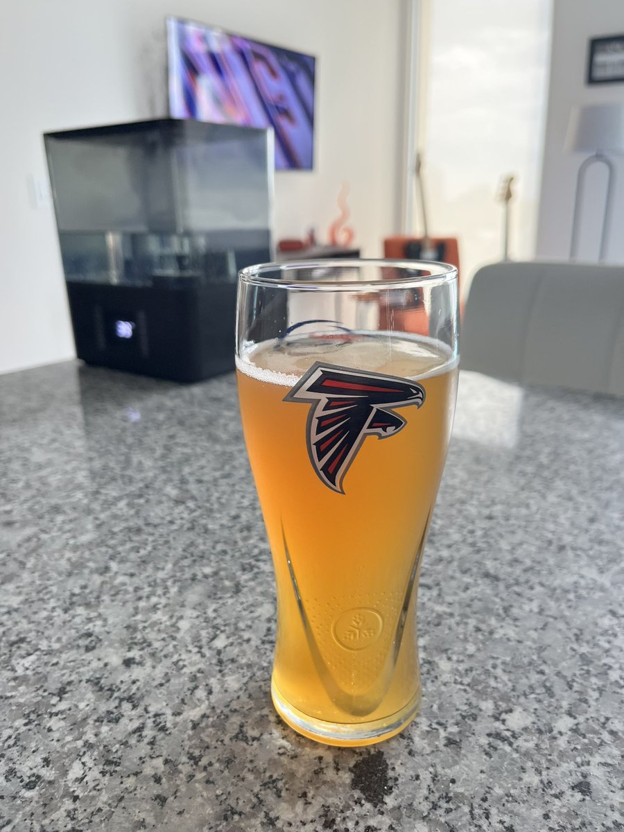 CreativeATL's tweet image. clearly my lucky #Falcons pint glass has no mojo.