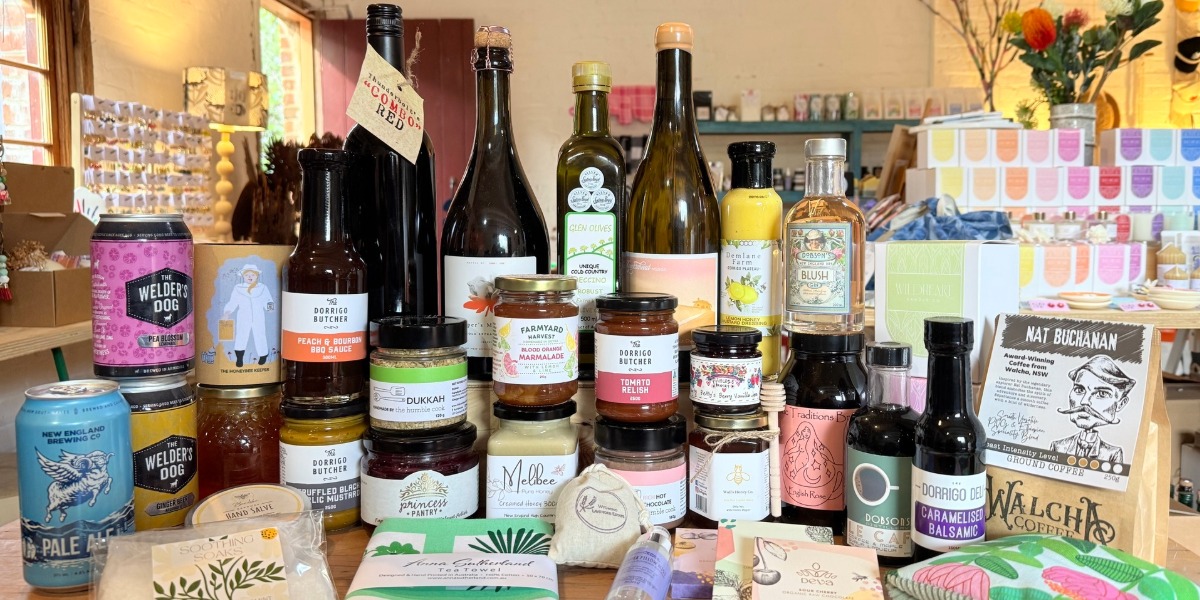 netimesau's tweet image. This Christmas, skip the shopping centre chaos and give a gift that’s packed with local flavour, heart, and a personal delivery from the New England to your door. 
Click the link to read the full story on New England Times, paywall free. Really.  #neti...
netimes.com.au/2025/11/03/sup…