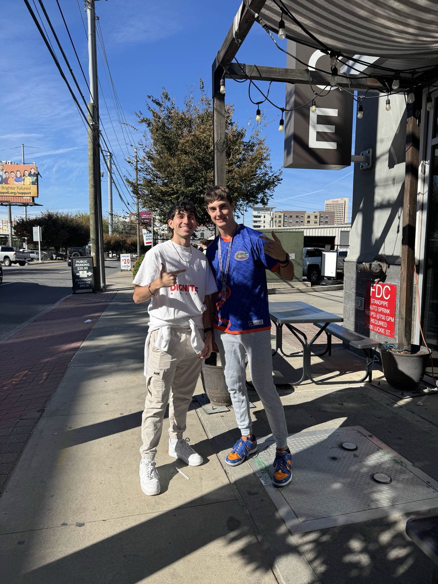 Made GFs of <a href="/DreamHack/">DreamHack</a> and get to play my boy <a href="/Hammy_Crackers/">Hammy_Crackers</a> in the finals what a dream 

GOOD LUCK FRIEND ❤️