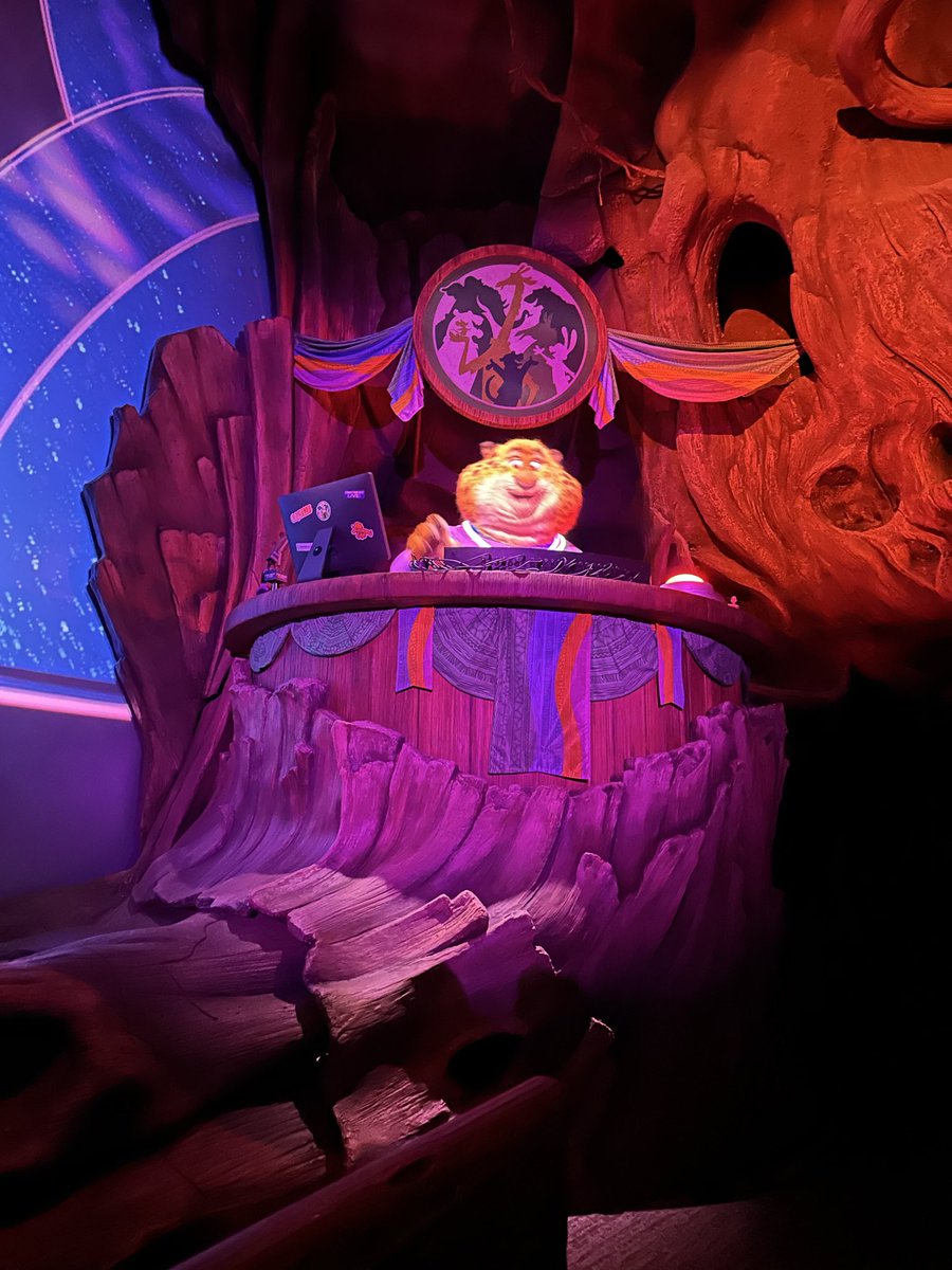 Rob_Volpe's tweet image. Zootopia: Better Zoogether Preview!

We are always down for something new in the parks. It&apos;s a cute video. I&apos;ll be posting some of the cool little details so make sure you turn on notifications for my posts.

#betterzoogether #zootopia #disneysanimalkingdom #castpreview