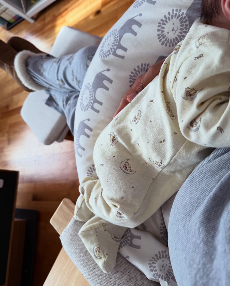 SinaLloyd's tweet photo. My favorite kind of quiet 🩷 #momlife https://t.co/HSWyV727Si