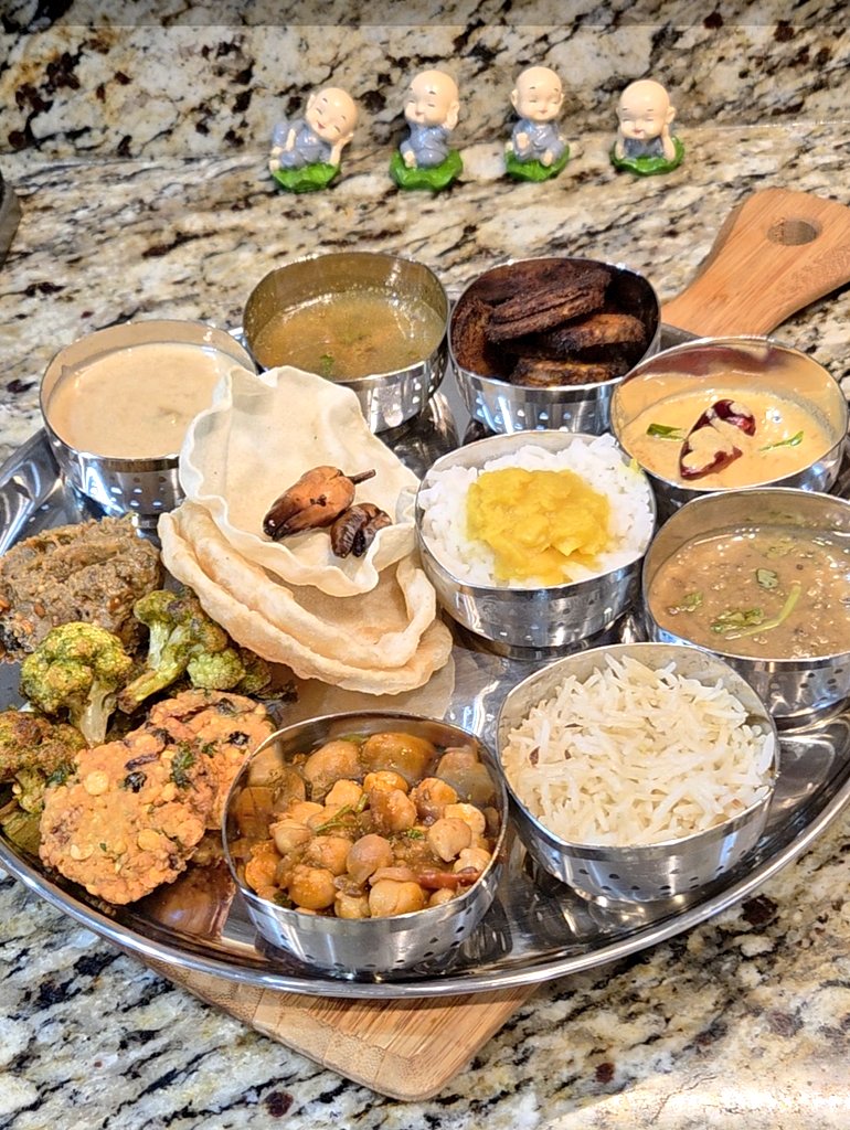 swathee_krishna's tweet photo. Good food, good mood, and a weekend done right. Homemade and heartmade 💛😋
#swatheesCooking https://t.co/LhljZrUdHE
