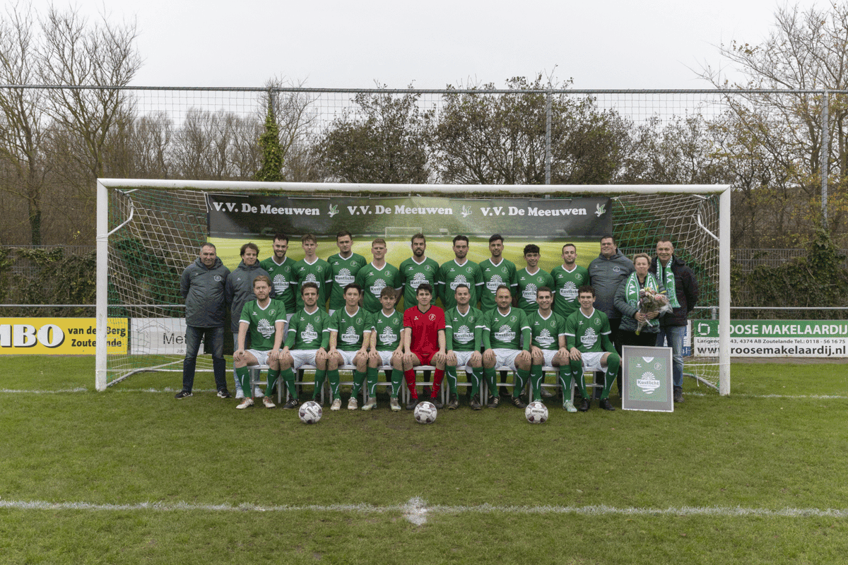 RCS 2 - De Meeuwen 2 (3-1) vvdemeeuwen.nl/rcs-2-de-meeuw…