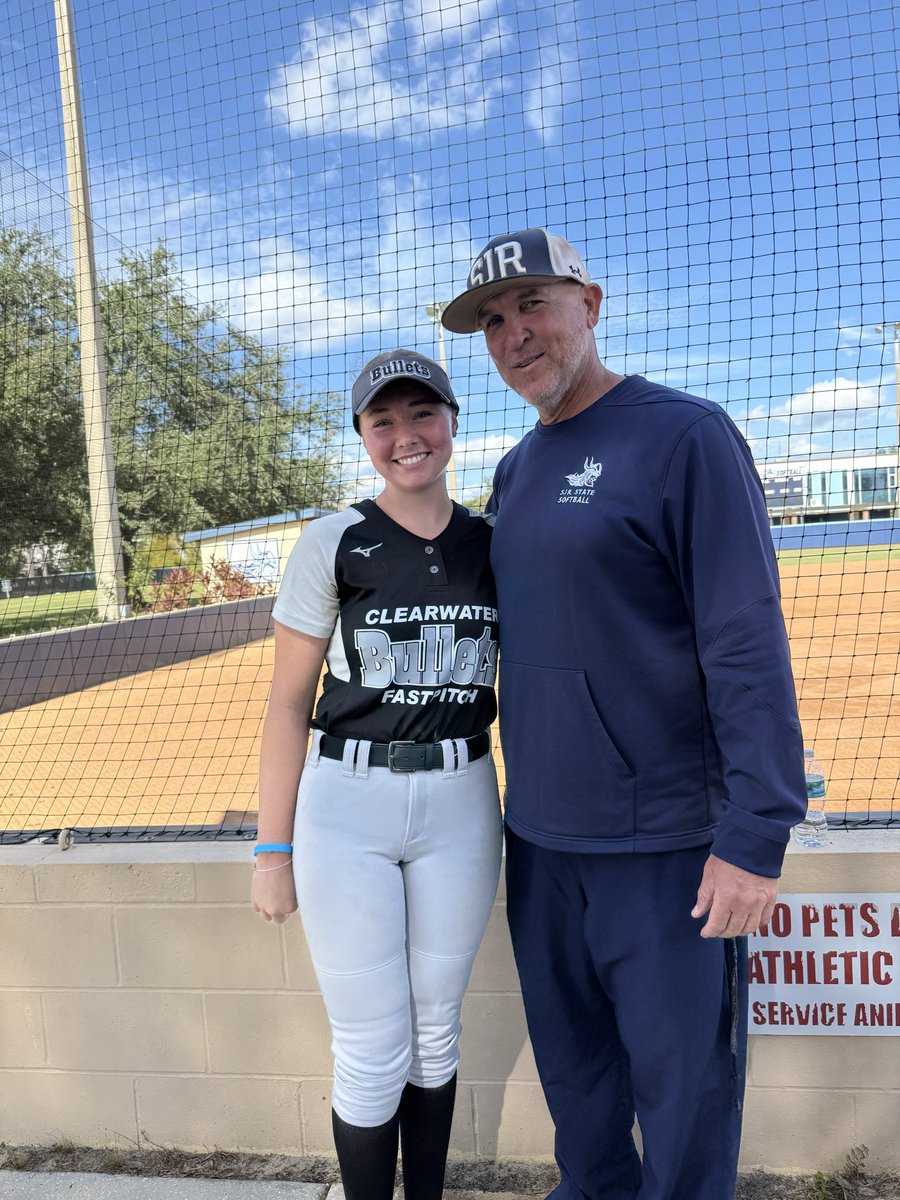 Ava Twinam tweet media