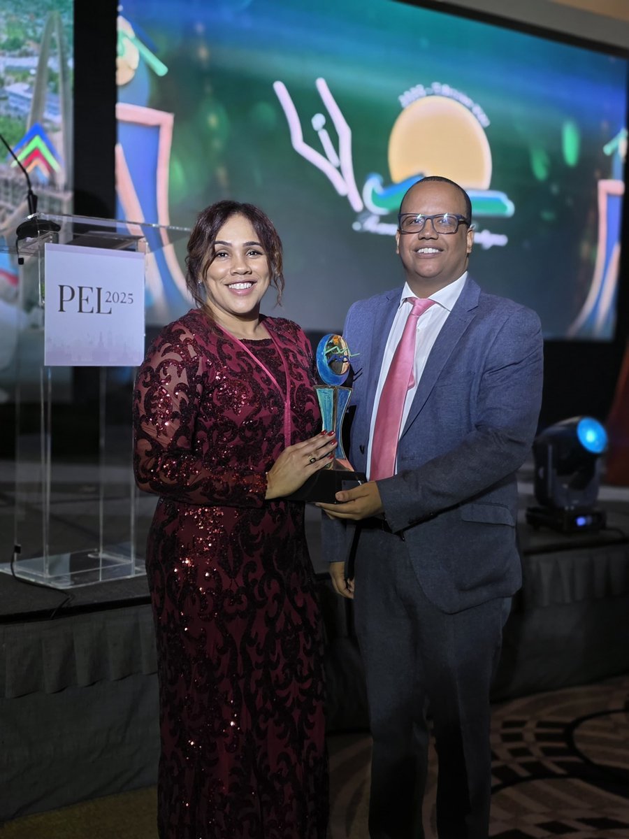 “Porque cualquiera que se enaltece, será humillado; y el que se humilla, será enaltecido”. Lucas 14:11

Agradecida con Dios, con la Asociación Dominicana de Prensa Turística (ADOMPRETUR) y con todas esas personas que creen en el buen periodismo.🏆👏🏽