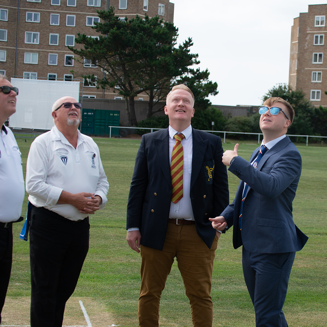 Bexhill Cricket Clubs 1st XI captain doing one of our most important coin flips this past year against MCC for our 150th anniversary year.

#UpTheBandits #TheSportsmanPublicHouse #CheesmurBuildingContractors #PieceOfCake #PhillimoreMotorEngineers #CoodenTaxConsulting #Cricket