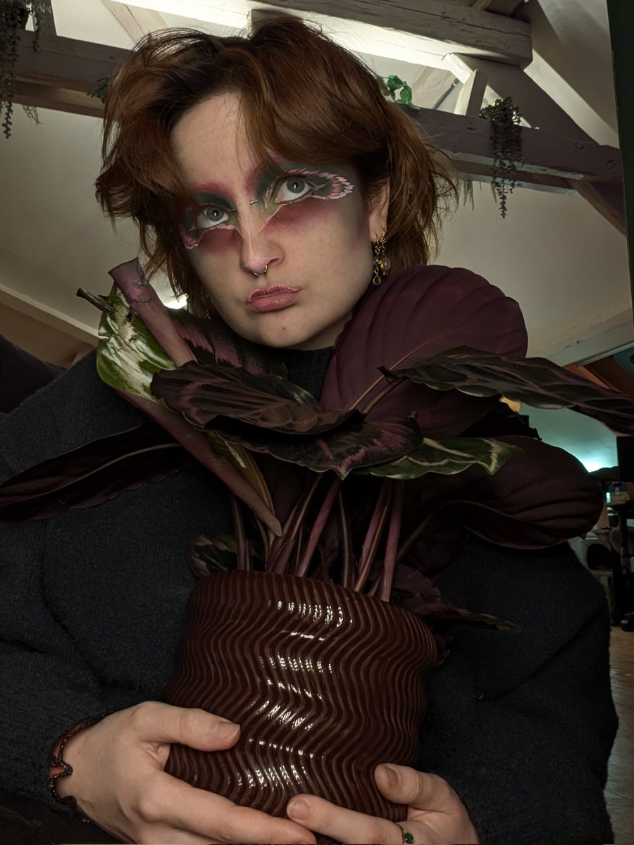 lena_vi0n's tweet image. Je me suis maquillée comme ma petite princesse