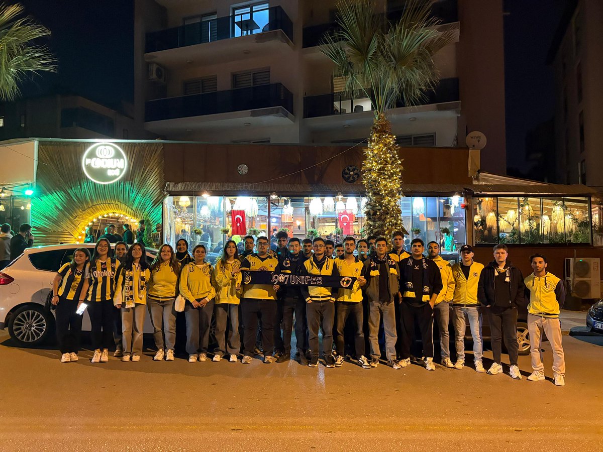 1907 ÜNİFEB Pamukkale Üniversitesi örgütlenmesi olarak Beşiktaş-Fenerbahçe maçını hep beraber izledik.