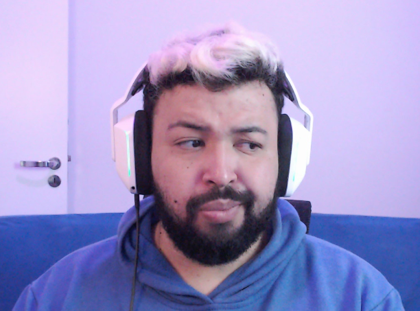 🚨AO VIVO🚨

• FORTNITE - SEASON NOVA
• TALVEZ ALGUM OUTRO JOGO
• FILMES: 
- ESCOLHA PERFEITA 2 e 3
- A ESPIÃ QUE SABIA DE MENOS

🟣- twitch.tv/beehneto
🟢- kick.com/beehneto