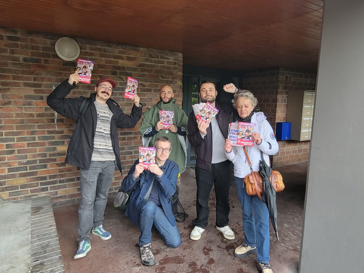 LFIsaintouen's tweet image. Encore un week-end bien chargé pour les insoumis-es de Saint-Ouen !

En porte à porte comme sur les marchés pour échanger avec les audonien-nes sur nos propositions :
➡️ logements dignes et accessibles ;
➡️ services publics pour tous-tes ;
➡️ plus de démocratie participative !