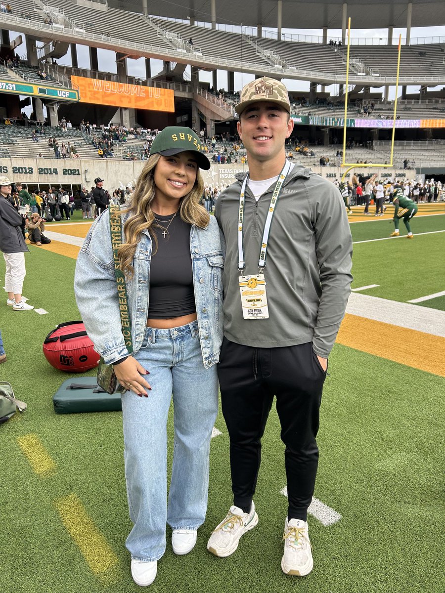 Thank you ⁦<a href="/BUFootball/">Baylor Football</a>⁩ for the visit.  Had a great time and awesome atmosphere. Proverbs 27:17 #Sic’em
⁦<a href="/CoachDaveAranda/">Dave Aranda</a>⁩ 
⁦<a href="/CoachDBaker81/">Dallas Baker</a>⁩ 
⁦<a href="/Jamar51Chaney/">Jamar Chaney</a>⁩ 
<a href="/CoachK_Hall/">Coach Khenon Hall (BAYLOR)</a> 
⁦<a href="/CarsonFrier35/">Carson Frier</a>⁩
⁦<a href="/SicemRecruiting/">Baylor Football Recruiting News</a>⁩ @sicem365