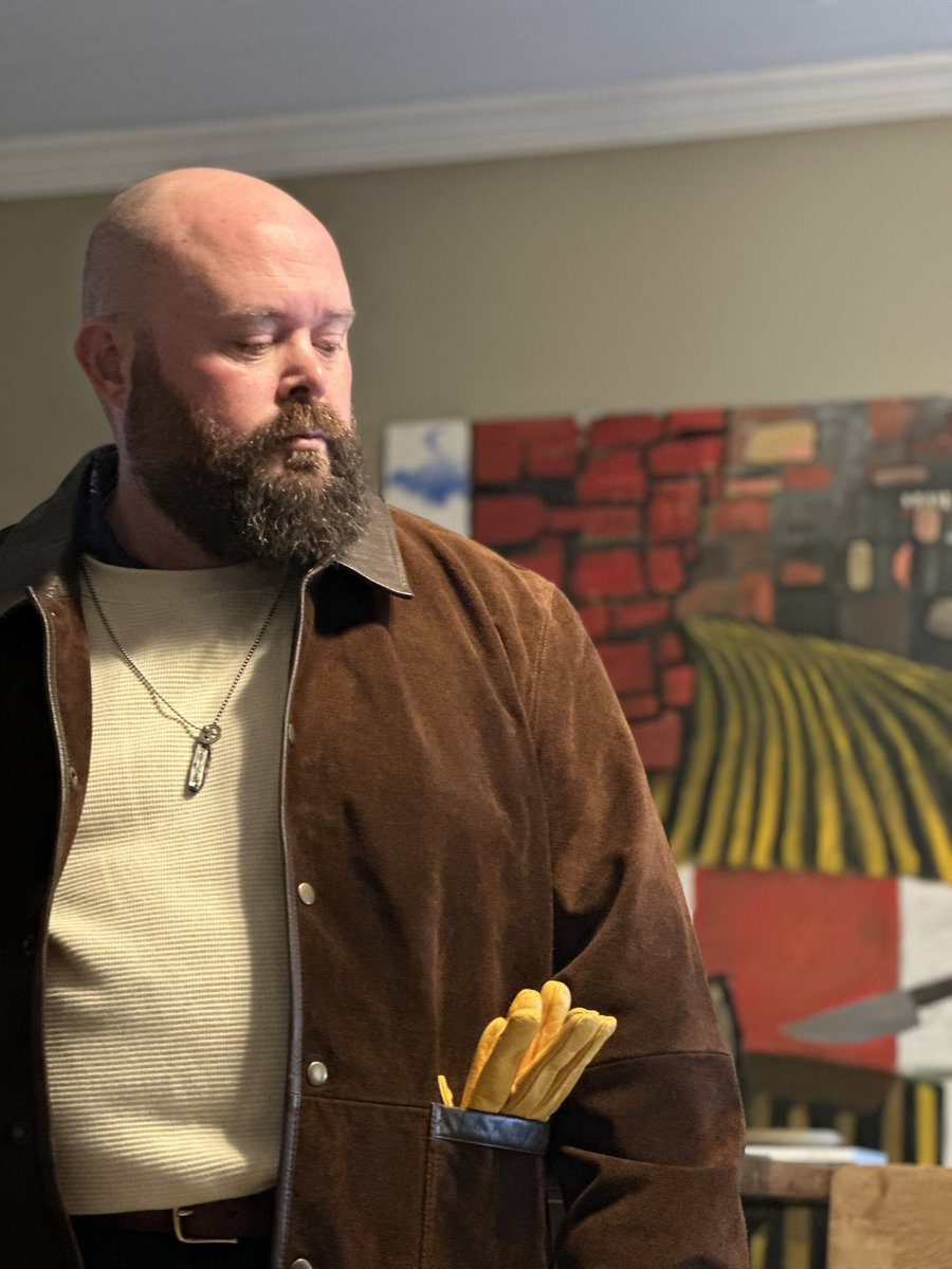 DavidLaneDesign's tweet image. Suede 👀👀🫠 and Bert. 🐾