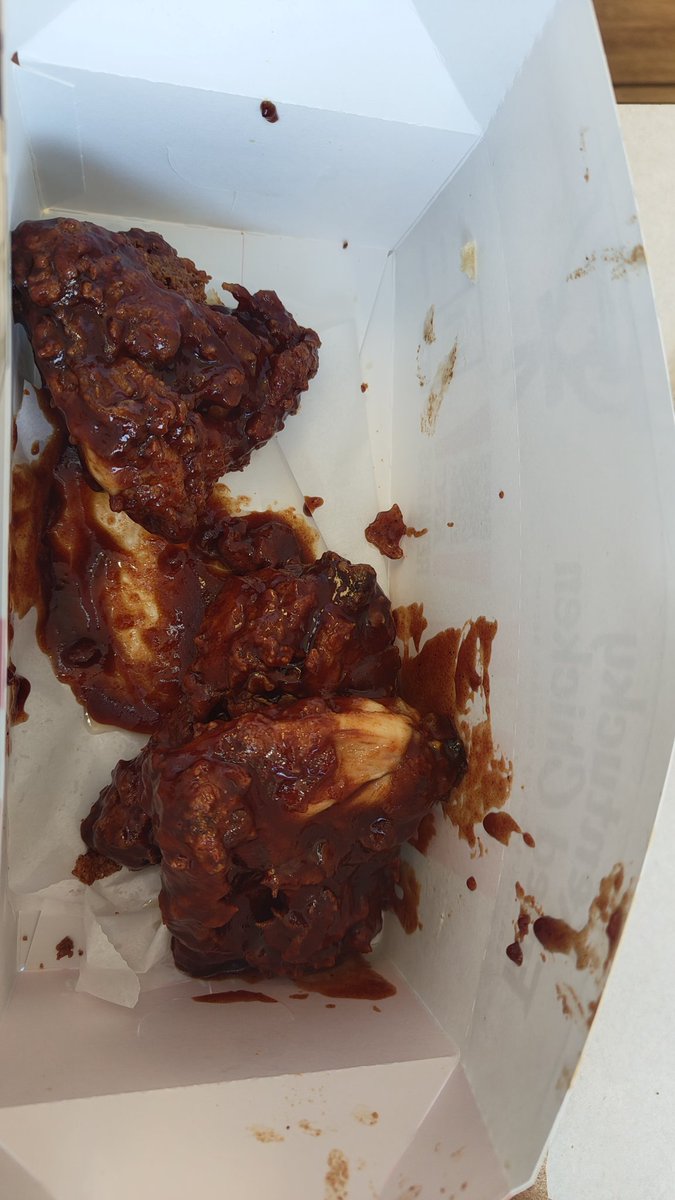 Mattchew071's tweet image. Damn #KFC want to get sticky fingers?  Get some of this on ya.