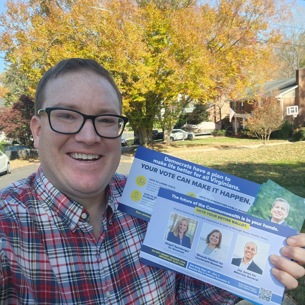 Another gorgeous day to knock on doors and get out the vote in McLean!
<a href="/SpanbergerForVA/">Abigail Spanberger</a> <a href="/SenatorHashmi/">Senator Hashmi</a>
