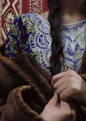 المدح ما يرفع رديين الانساب والسب ماضر الصنوف الاصيله

...

يبقى الاصيل اصيل لو كان حطاب والردي يبقى ردي دم وفصيله

#الاكابر