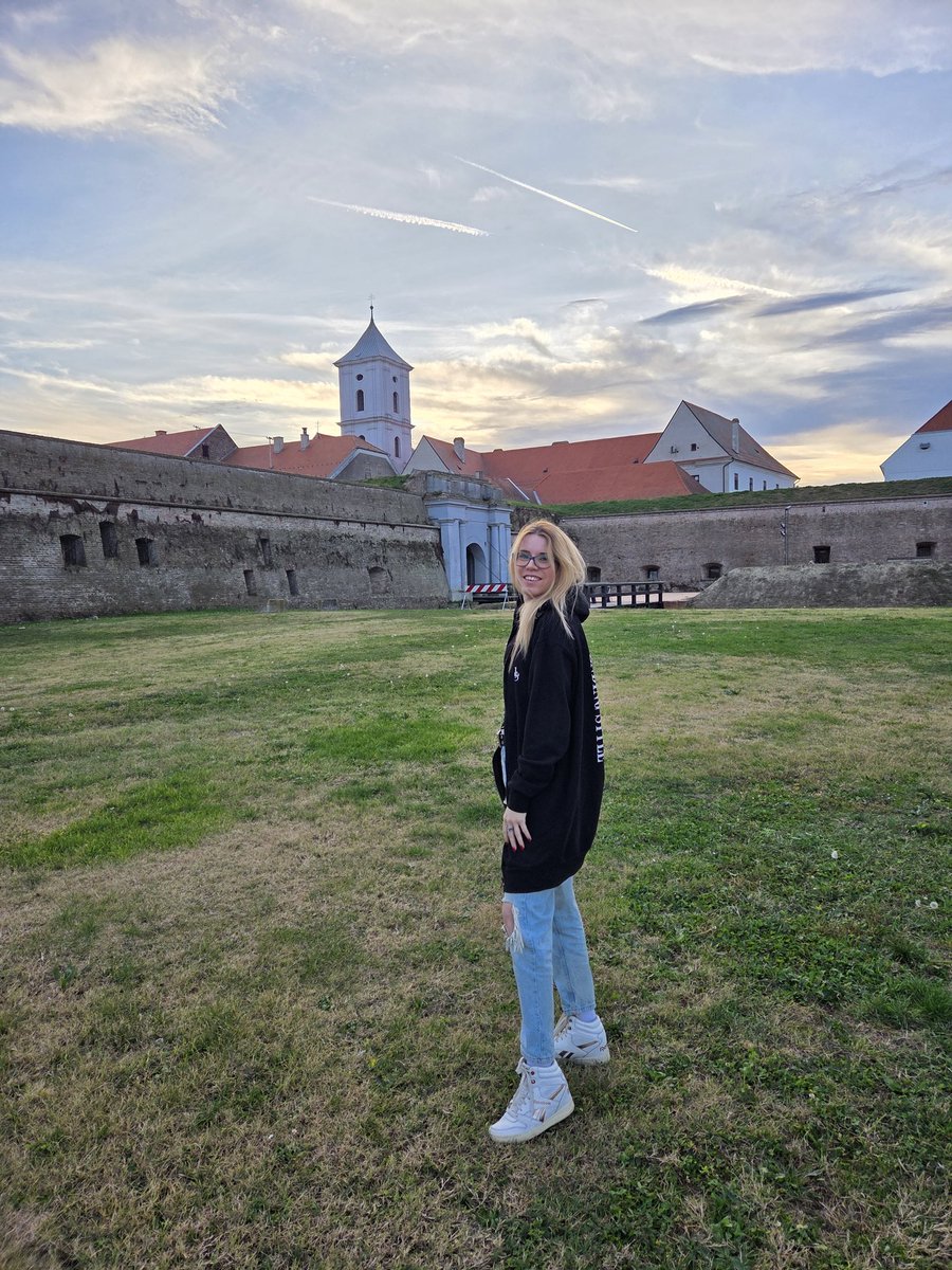 patricia_cseh's tweet image. またLUNA SEAのパーカーを着るのに最高の天気🫶

Amazing weather to wear LUNA SEA hoodie again 😍

#LUNASEA